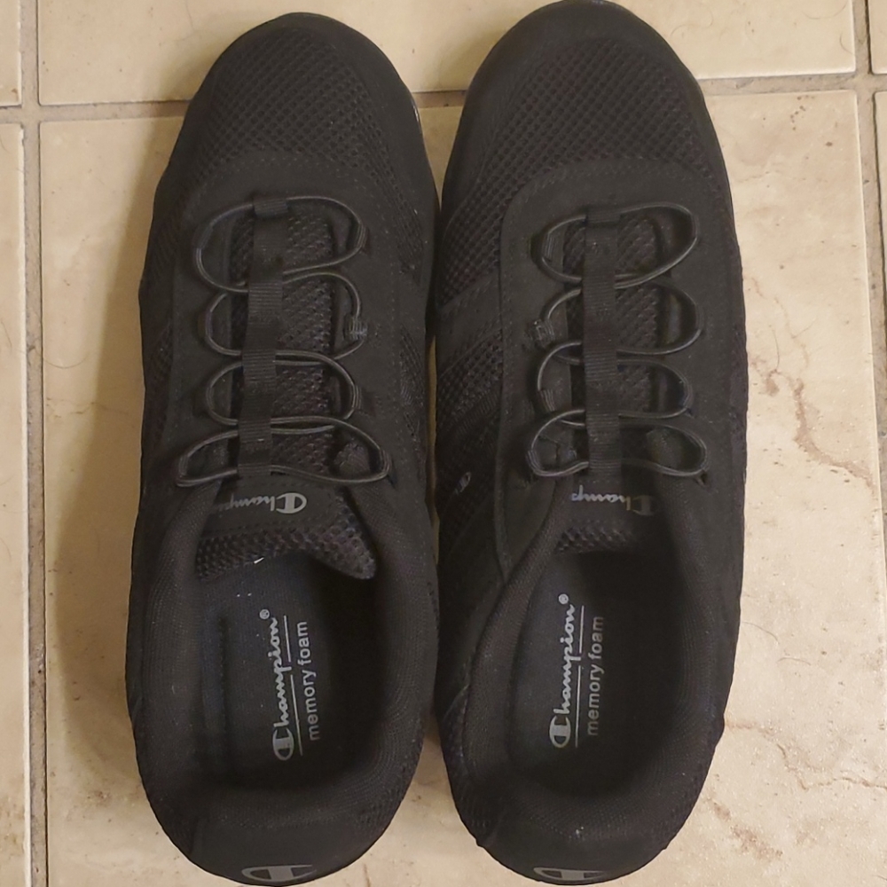 Like new memory foam shoes